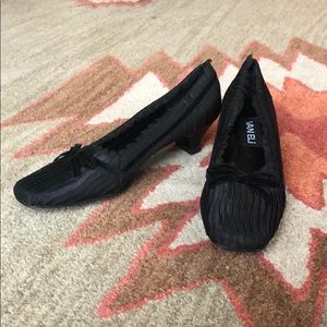 Vintage Van Eli Satin and Velvet Pumps